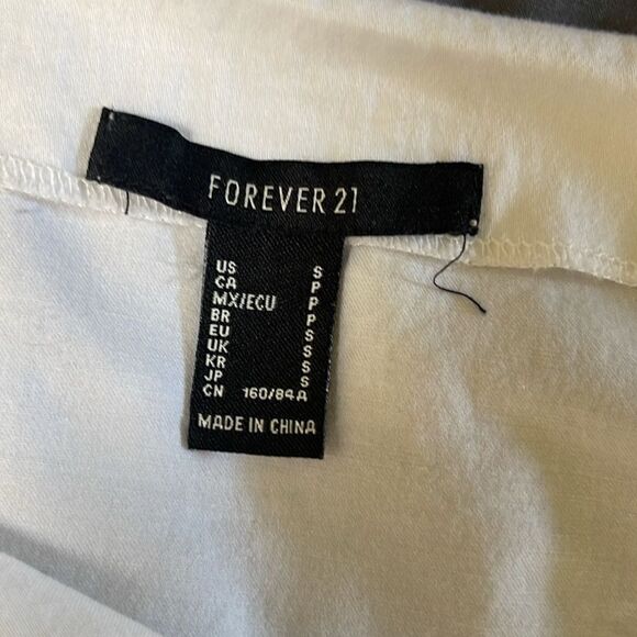 Forever 21 two piece cotton dress.  Ties at the middle to connect.  Size Small. - Picture 6 of 7